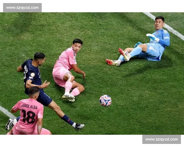 梅西暴怒挥拳维蒂尼亚！世俱杯冲突引爆足坛争议，赛后拥抱上演戏剧性反转